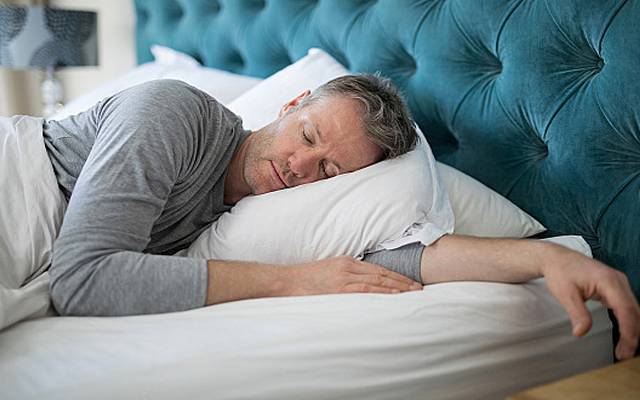  ایک نئی تحقیق میں معلوم ہوا ہے کہ گہری نیند بوڑھے افراد کو یاداشت کے کمزور ہونے سے بچنے میں مدد دے سکتی ہے۔