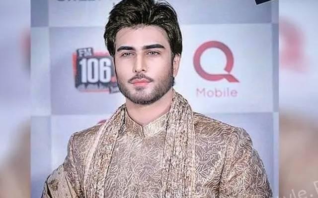  پاکستان شوبز انڈسٹری سے وابستہ خوب رو اداکار عمران عباس کا موازنہ سوشل میڈیا صارفین بالی ووڈ کے دبنگ اداکار سلمان خان اور پاکستانی صدا بہار اداکارہ ماہ نور بلوچ سے کرنے کی وجہ سامنے آگئی۔