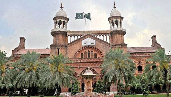 نگران حکومت پنجاب کو کام سے روکنے کی درخواست پر گورنر سمیت فریقین کو نوٹس