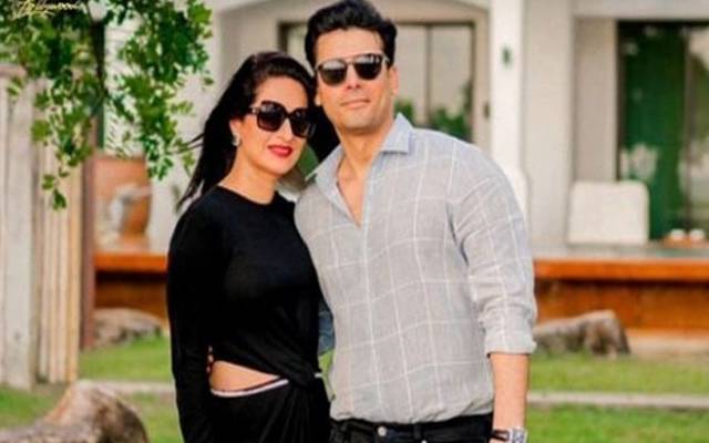   پاکستان کے مایہ ناز اداکار و گلوکار فواد خان نے اپنی اہلیہ صدف فواد خان کی سالگرہ منانے کیلئے تھائی لینڈ میں قریبی دوستوں کے ساتھ سرپرائز پارٹی کا اہتمام کیا۔