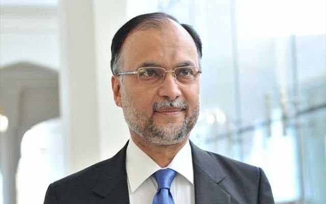 عمران نیازی نے ایک منصوبے کے تحت پاکستان کے ہر شعبے میں انتشار پھیلایا: احسن اقبال