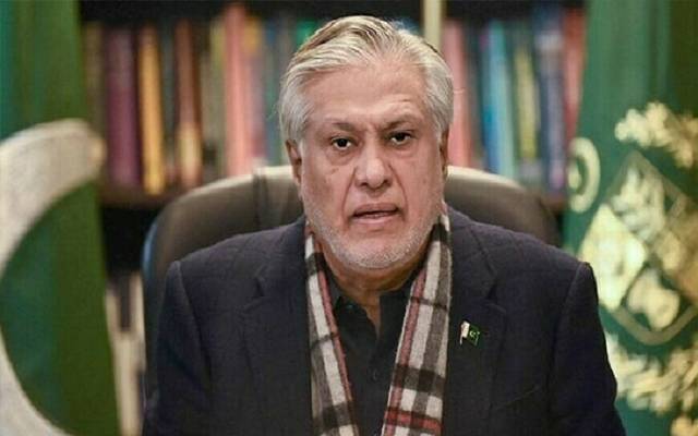 صحافی کے سوال کرنے پر اسحاق ڈار غصے میں آگئے