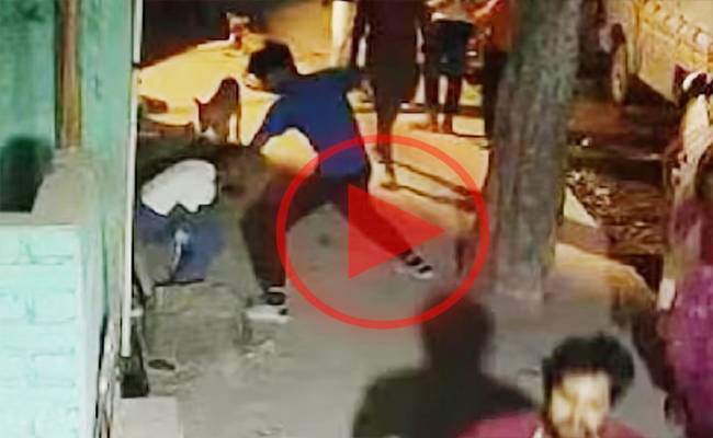بھارت میں سرعام 16 سالہ لڑکی کا قتل، ویڈیو وائرل