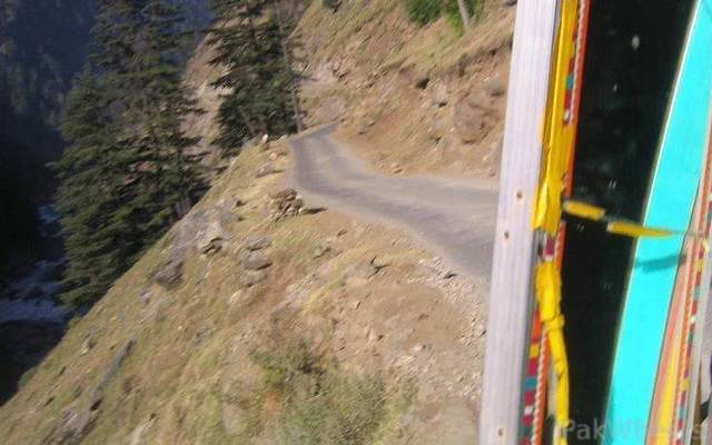 مال بردارٹرک کھائی میں جاگرا ،  4 افراد جاں بحق