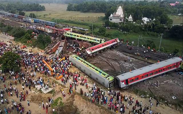 بھارت میں ٹرین حادثہ، مرنے والوں کی تعداد 288 ہوگئی، 8 سو سے زائد زخمی