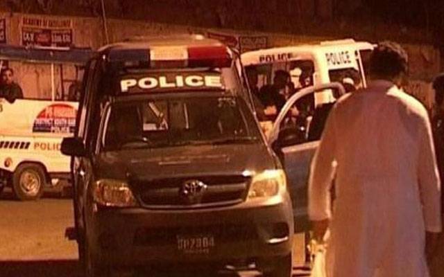 کراچی: پولیس اور سٹریٹ کرمنلز میں فائرنگ کا تبادلہ، 2 ملزم زخمی حالت میں گرفتار