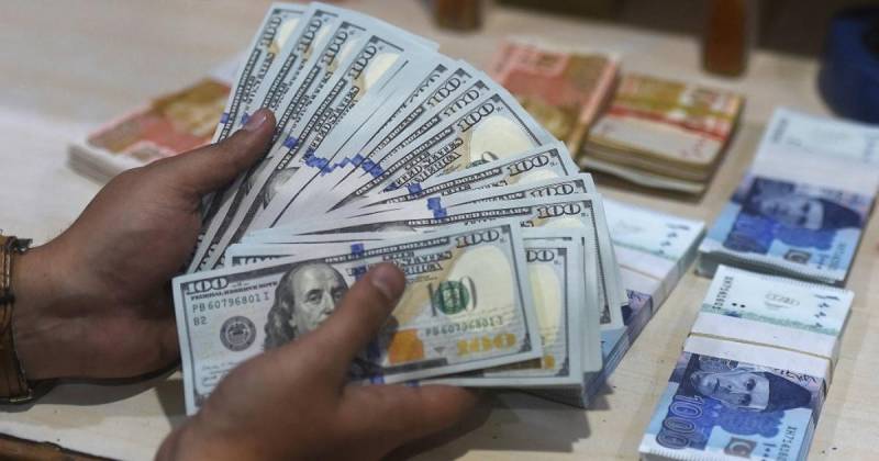  ڈالرکی قیمت میں بڑا اضافہ 