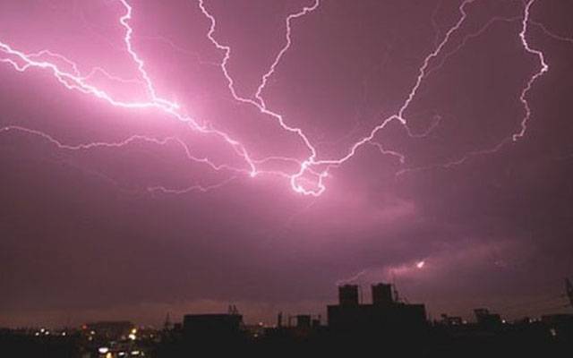  بجلی گرنے کا افسوس ناک واقع ،باپ بیٹا جاں بحق