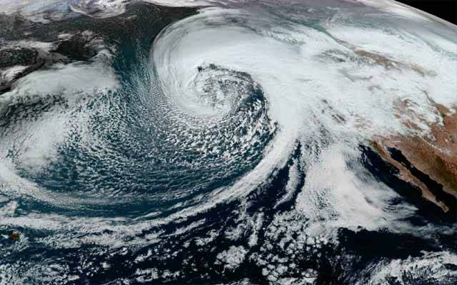 سمندری طوفان بیپر جوائے بڑھتا ہوا کراچی سے 770 کلومیٹر دور رہ گیا: محکمہ موسمیات