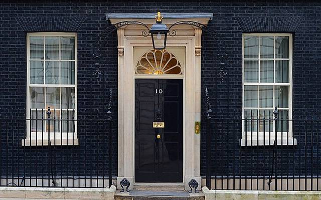 سابق برطانوی وزیراعظم بورس جانسن پر پارلیمنٹ کے درواز ے بند
