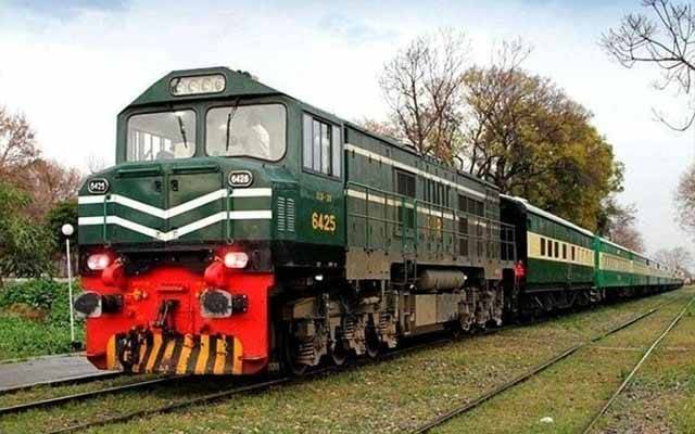 ریلوے ملازمین کی تنخواہوں اور پنشن کیلئے اربوں روپے فنڈز کی منظوری