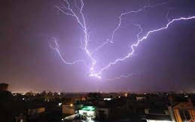 نارووال سمیت دیگر شہروں میں آسمانی بجلی گرنے کے واقعات،بچوں اورخاتون سمیت8 افراد جاں بحق