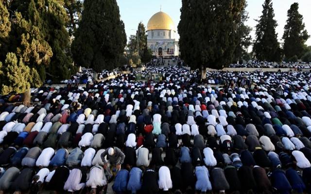 مسلمانوں نے عید الاضحی کی نماز اسرائیل کے زیر قبضہ مشرقی القدس کے علاقے قدیم شہر میں واقع مسجد اقصیٰ میں ادا کی۔ 