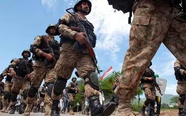  ایف سی کی تنخواہیں پاک فوج کے برابر 