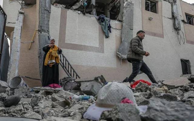 اسرائیلی فوج کی مقبوضہ مغربی کنارے کے شہر جنین میں صبح سویرے بمباری سے 3 فلسطینی شہید ہو گئے۔ فضائی حملے میں 13 شہری بھی شدید زخمی ہوئے۔