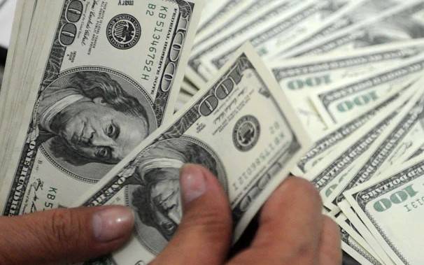  ڈالر پھر مہنگا ہو گیا،انٹربینک کے بعد اوپن مارکیٹ سے بھی خبر آ گئی