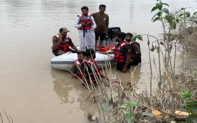 حیدرآباد: دریائے سندھ میں 3 بھائی ڈوب گئے