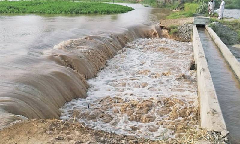 لودھراں: محمود نہر میں 40 فٹ چوڑا شگاف پڑگیا، سینکڑوں ایکڑ فصلیں زیر آب