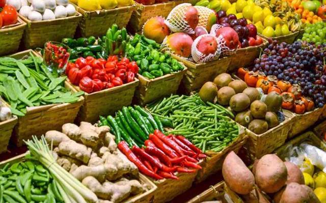  سبزیوں اور پھلوں کی قیمتوں میں مزید اضافہ کردیا گیا ہے۔ سرکاری ریٹ لسٹ اور بازار میں سبزیوں کی قیمتوں میں فرق برقرار۔ دکاندار من مانی قیمتوں پر پھل اور سبزیاں فروخت کرنے لگے۔