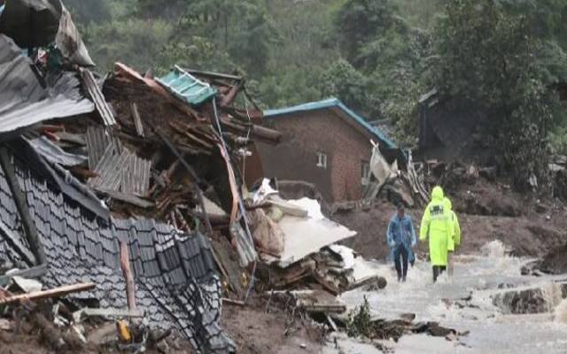 جنوبی کوریا میں طوفانی بارشوں نے تباہی مچادی. لینڈ سلائیڈنگ  اور  ڈیم ٹوٹنے سے 26افراد ہلاک, 14لاپتہ ،جبکہ 13 سے زائد زخمی ہوگئے.      