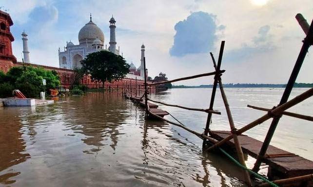 بھارت میں بارشوں نے تباہی مچادی، مختلف حادثات میں 150 افراد ہلاک