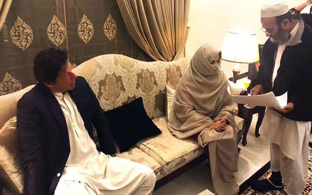 عمران خان اور بشریٰ بی بی نے غیر شرعی نکاح کیس خارج کرنیکی درخواست دائر کردی