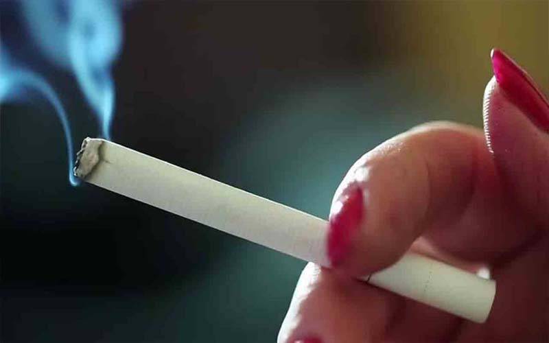 پاکستانی خواتین میں سگریٹ نوشی کی لت بڑھنے کا انکشاف