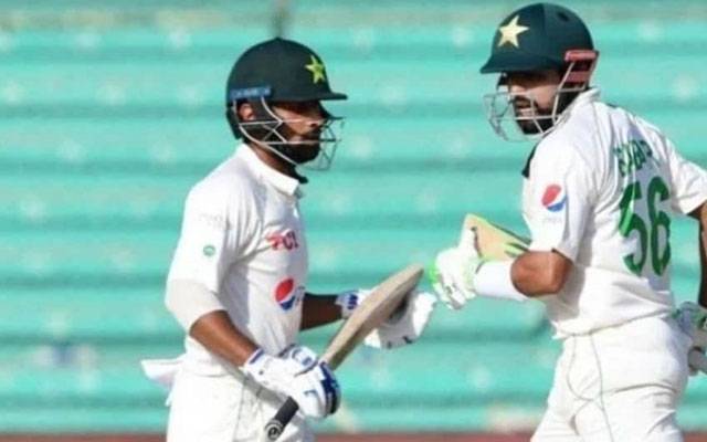 کولمبو میں پاکستان اور سری لنکا کے درمیان ہونے والے دوسرے اور آخری ٹیسٹ میچ کے تیسرے روز کا کھیل شروع، قومی ٹیم کو آتے ہی بڑا دھچکا کپتان بابر اعظم پویلین لوٹ گئے ۔