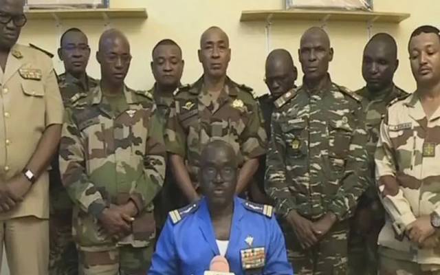 نائیجر کی فوج کا باغی رہنماﺅں سے وفاداری کا اعلان