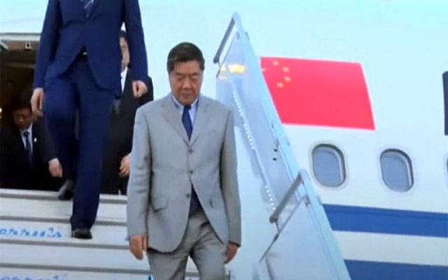 چینی نائب وزیراعظم پاکستان پہنچ گئے، ائیرپورٹ پر استقبال