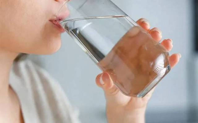  حد سے زیادہ پانی پینے کے باعث امریکی خاتون چل بسی