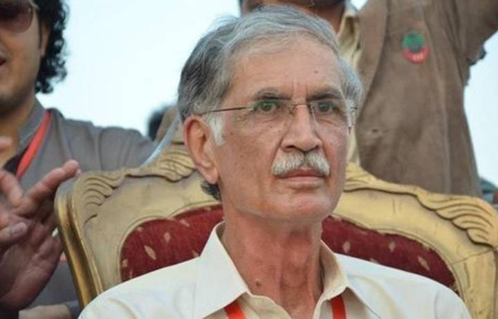 الیکشن کرانے کے 4 مواقع ملے ،چیئرمین پی ٹی آئی نہیں مانے:پرویز خٹک