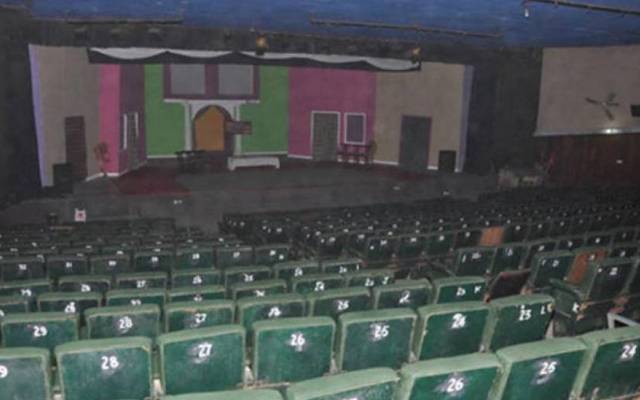 محکمہ داخلہ پنجاب نے شمع تھیٹر کو فحاشی پھیلانے پر شو کاز نوٹس جاری کر دیا۔ 