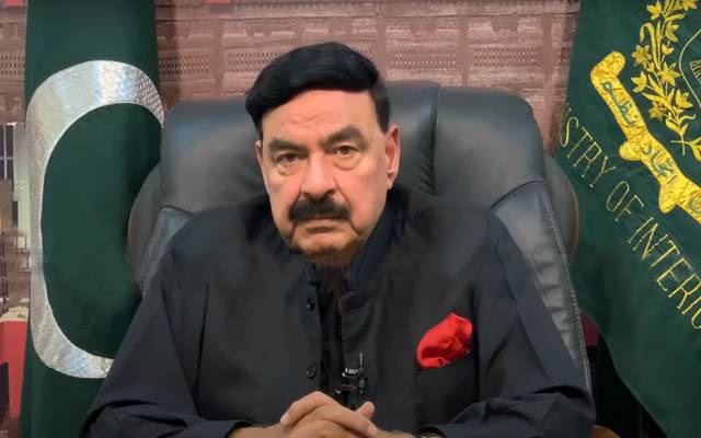 سابق وزیر داخلہ اور عوامی مسلم لیگ کے سربراہ شیخ رشید کا کہنا ہے کہ  یہ سب ٹوپی ڈرامہ کر رہے ہیں نام انہوں نے فائنل کیا ہوا ہے ایسے ہی اہمیت جتا رہے ہیں اور میڈیا میڈیا کھیل رہے ہیں، یہ کمپنی کی مشہوری کے لئےجتنے مرضی دن لگالیں ،پاکستان کی سیاسی زندگی کے سیاہ ترین 16 مہینے تھے جو انہوں نے لگائے۔