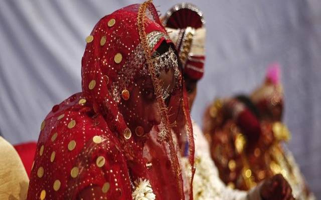 بھارت: ڈاکو دلہنیں گھر سے نقدی اور زیورات لوٹ کر فرار