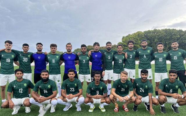 (24 نیوز)پاکستان فٹبال فیڈریشن (پی ایف ایف) نے ایشین فٹبال کنفیڈریشن (اے ایف سی) انڈر 23 ایشین کپ 2024 کوالیفائرز کے لیے ممکنہ کھلاڑیوں کا اعلان کردیا۔ تربیتی کیمپ آج سے شروع ہوگا مقابلے بحرین میں ہوں گے ۔