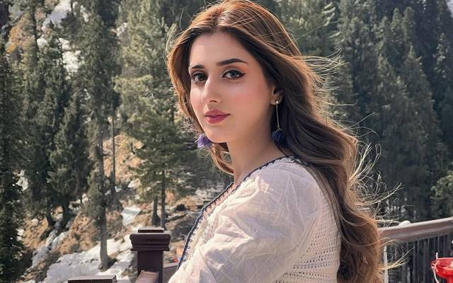 ٹاک ٹاکر جنت مرزا کی پولیس سٹیشن بیٹھے ویڈیو وائرل