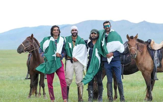  طویل اور دشوار گھڑ دوڑ میں 4 پاکستانیوں نے تاریخ رقم کردی