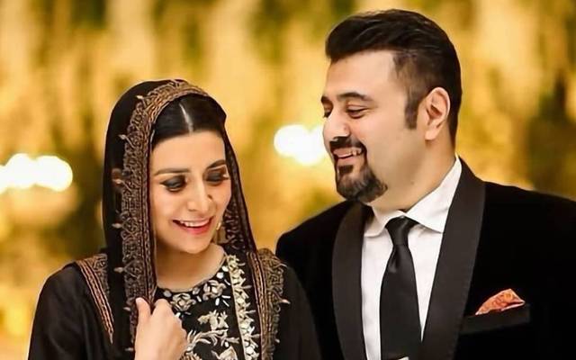 پاکستان کے نامور اداکار اور میزبان احمد علی بٹ نے انکشاف کیا کہ اہلیہ کو شادی پر منانے کے لئے مجھے 9 سال لگے۔