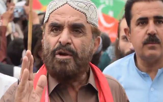 پاکستان تحریک انصاف کے رہنماء اور سابق میئر کوئٹہ رحیم کاکڑ کو بیٹوں سمیت بری کردیا گیا۔