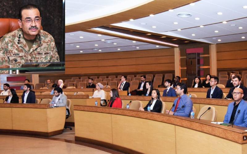 پاکستان دہشتگردی کیخلاف مضبوط دیوار کی طرح کھڑا ہے: آرمی چیف