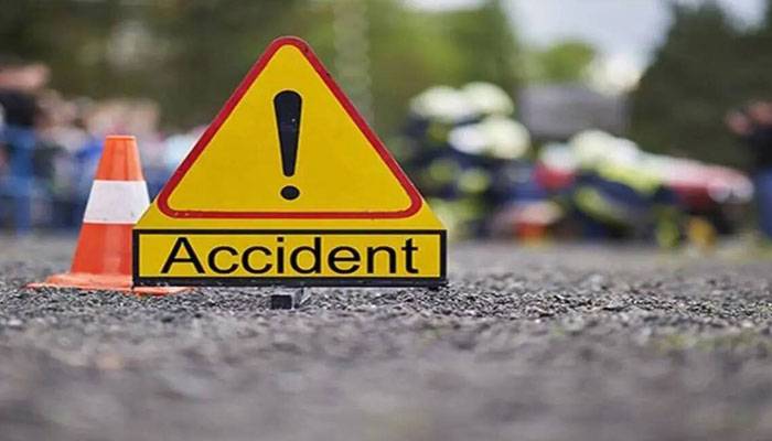  مانسہرہ میں ایکسپریس وے پر مسافر وین حادثے کا شکار،7 افراد جاں بحق