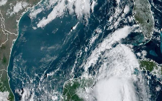  امریکی ریاست فلوریڈا تباہ کن سمندری طوفان اڈیلیا کی زد میں آگیا، سمندری طوفان فلوریڈا کی جانب بڑھنے لگا ہے۔ اس طوفان کی کیٹیگری تھری یا پھر اس سے زیادہ طاقت کے ساتھ اس کے لینڈ کرنے کا امکان ہے۔