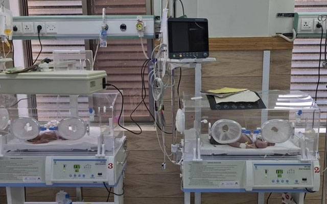 تنگوانی رولررل سینٹر پر پیدا ہونے والے دو بچے دم توڑ گئےبچوں کی ورثہ نے ہسپتال کے ڈاکٹروں پر غفلت کا الزام لگا دیا