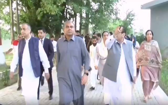 وزیر اعلیٰ پنجاب کا سندر روڈ رائے ونڈ میں بنائے گئے شہر خموشاں کا دورہ