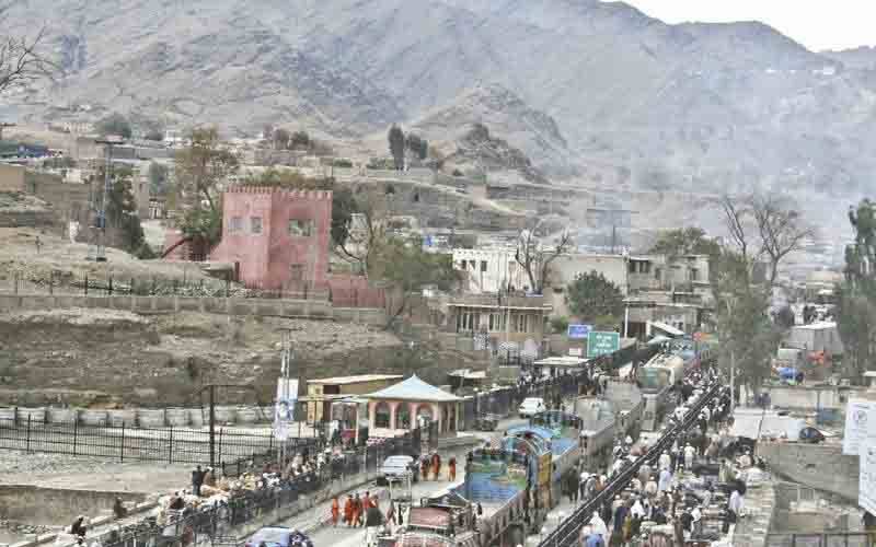 Torkham border, closed, Pakistan Army, Afghan forces, between, heavy firing, 24 News