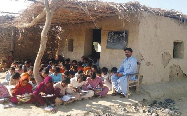 سندھ میں سیلاب سے تباہ شدہ سکولوں کی بحالی کے فنڈز روکنے پر پیپلز پارٹی کا الیکشن کمیشن کو خط