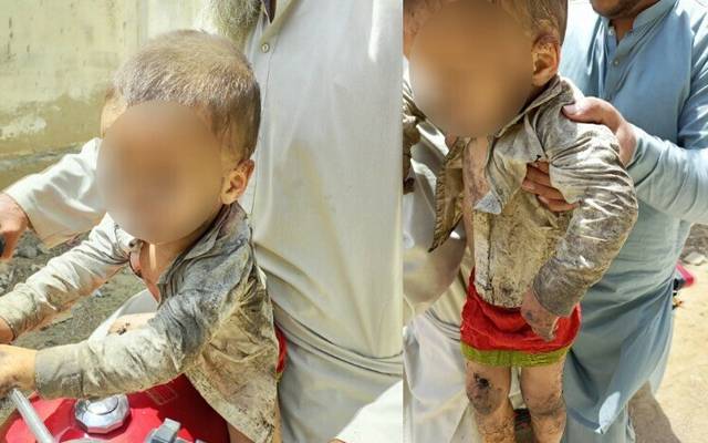  کراچی کے علاقے شاہ لطیف ٹاؤن میں لاپتہ 2 سالہ بچہ معجزاتی طور پر گٹر سے زندہ مل گیا ہے۔ 