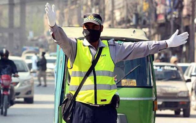 خیبرپختونخوا،ٹریفک پولیس نے شہری کے چالان پر نام کی جگہ گالی لکھ دی