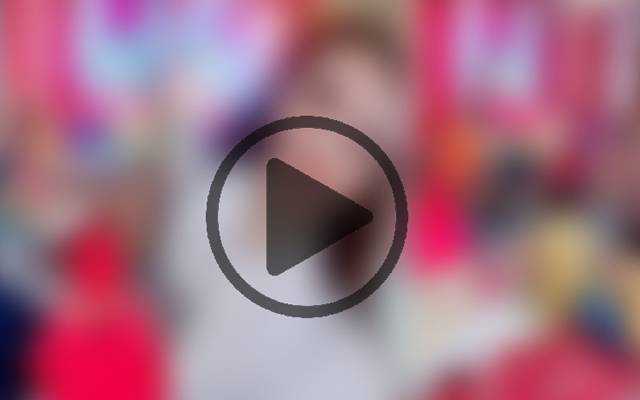  پاکستانی معروف ٹک ٹاکر اور تنازعات میں گھری حریم شاہ مندر سے ویڈیو جاری کرنے کے بعد مشکل میں پھنس گئیں۔ 